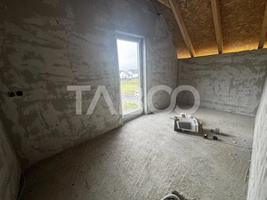 Casa individuala cu 5 camere carport si teren 478 mp Sura Mica Sibiu - imagine 12
