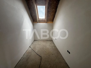 Casa individuala cu 5 camere carport si teren 478 mp Sura Mica Sibiu - imagine 11