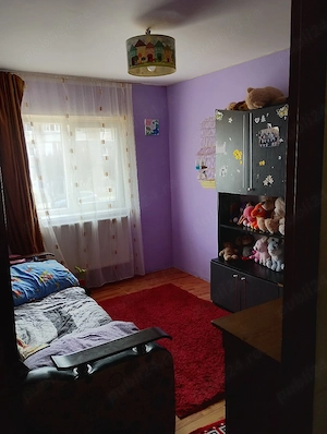 Vând apartament cu 3 camere zona la stradă ! - imagine 8