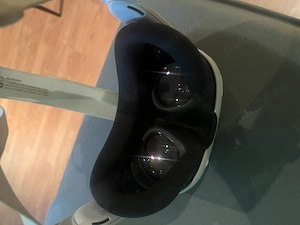 Vând ochelari Realitate Virtuală