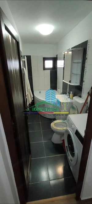 Vand apartament 2 camere 56 mp, zona Piata - imagine 8