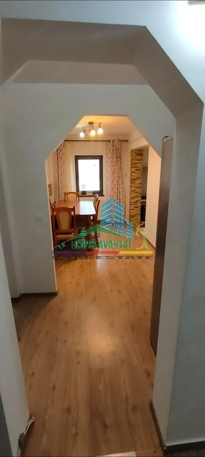 Vand apartament 2 camere 56 mp, zona Piata - imagine 7