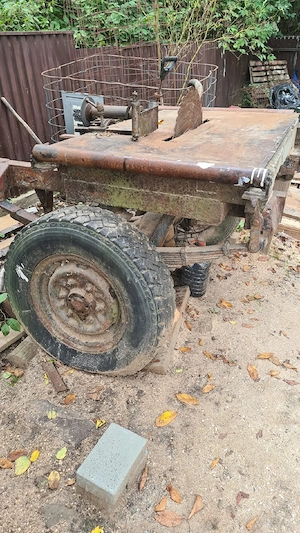 masă de circular pe roti 