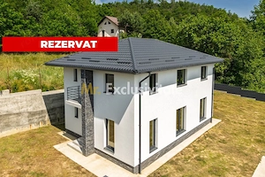 Casă cu un view spectaculos ,langa padure-Argeșelu.
