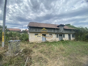Casa batraneasca + teren de 1285 mp , Parvulesti, Bacau