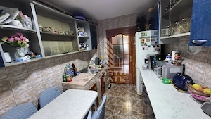 Apartament decomandat,4 camere,2 bai,etaj 2 Calea Lipovei - imagine 4