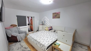 Apartament decomandat,4 camere,2 bai,etaj 2 Calea Lipovei - imagine 5