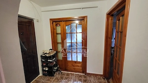 Apartament decomandat,4 camere,2 bai,etaj 2 Calea Lipovei - imagine 7