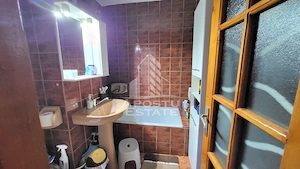 Apartament decomandat,4 camere,2 bai,etaj 2 Calea Lipovei - imagine 12