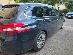 Vând Peugeout 308