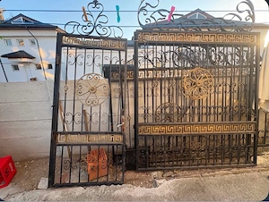 poarta de vanzate 