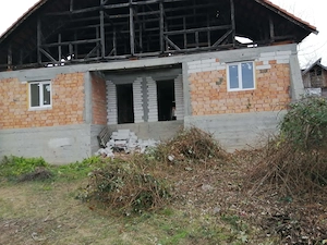Vand casa la rosu + teren in Parscov (Buzau)