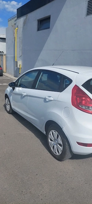 Ford Fiesta 1.4 tdci 2011 - imagine 2