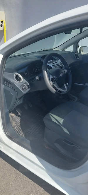 Ford Fiesta 1.4 tdci 2011 - imagine 6