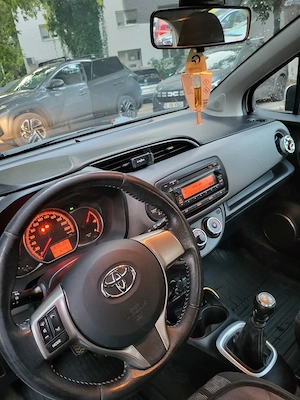 Toyota Yaris, 2015, motor 1.4 benzina, 100 CP - imagine 7