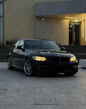 BMW Seria 3 E90 320d lci pachet M interior exterior