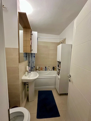 PF - ZONA CENTRALA-CIPARIU - Apartament 2 camere decomandat - imagine 3