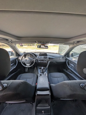 Vând BMW 320d (Break)   2017   Cu Plafon Panoramic   Ideal pentru Familie - imagine 8