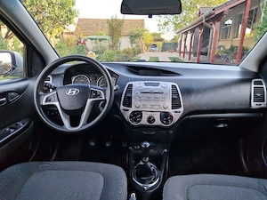 Hyundai i20 Benzină  An 2012 - imagine 2
