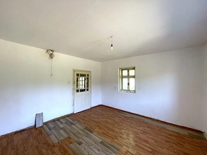 Casa cu curte si gradina in Sepreus - imagine 9