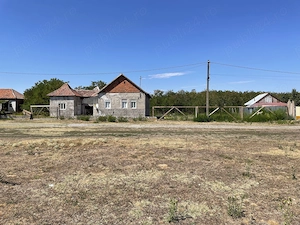 Casa cu curte si gradina in Sepreus