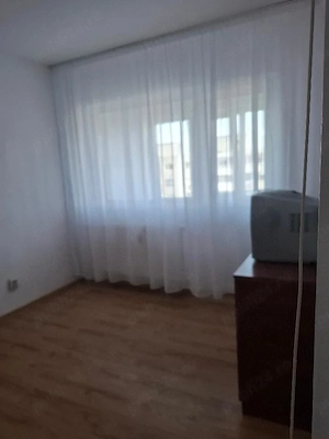 Vand apartament 2 camere decomandate ,dependinte ,2 balcoane,etaj 8 din 11. - imagine 6