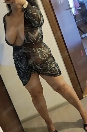 Monica sâni mari 40 de ani poze reale 