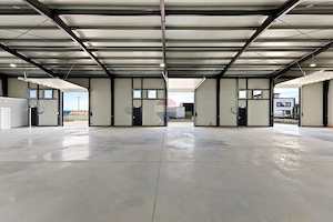 Spațiu industrial premium de închiriat 590 mp, intrarea spre Sânleani - imagine 7