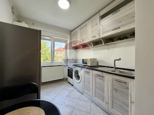 Apartament cu 2 camere de închiriat - zona Central - imagine 5