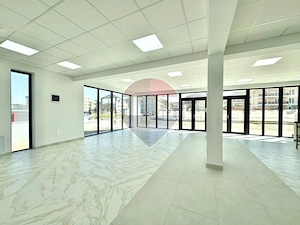 Spațiu comercial de 185mp | cladire noua | în zona Tractorul - imagine 5