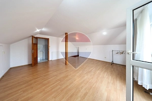 Casa  cu gradina  Sacele -Zona centrala - imagine 19