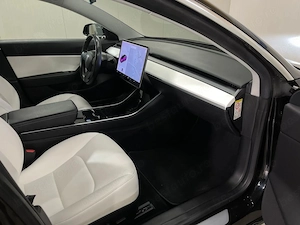 Tesla Model 3 - imagine 9