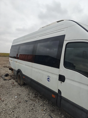 Dezmembrez Iveco daily 3.0 170 cp - imagine 3
