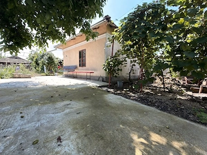 Casă de vânzare, 115 mp, teren 700 mp, zona Leu
