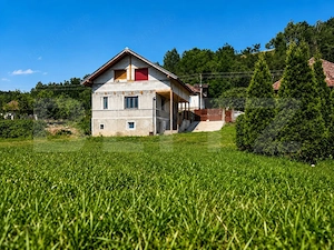 Casă țărănească cu 180 mp utili și teren de 1360 mp, Așchileu Mare - imagine 2