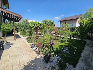 Casă 2019, P+1+pod, renovată, curte amenajată, aproape de pădure - imagine 4