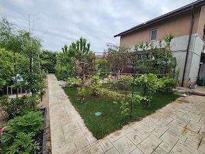 Casă 2019, P+1+pod, renovată, curte amenajată, aproape de pădure - imagine 2