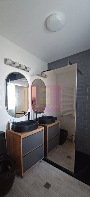 Casă 2019, P+1+pod, renovată, curte amenajată, aproape de pădure - imagine 12