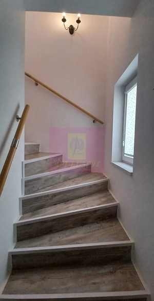 Casă 2019, P+1+pod, renovată, curte amenajată, aproape de pădure - imagine 13