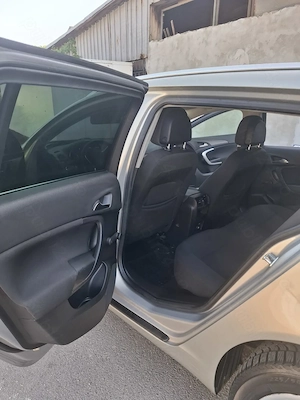 Opel insignia sports tourer - imagine 8