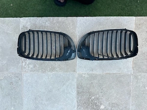 Lot Piese BMW: Grile Cromate E46 / F30 + Capace Oglinzi F-Series + Footrest M - imagine 3