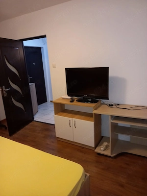 Proprietar, inchiriez garsoniera, zona Crinului, 1250 lei lunar - imagine 2