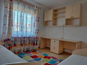 Proprietar inchiriez apartament cu 3 camere și 2 bai  zona Coresi  - imagine 4