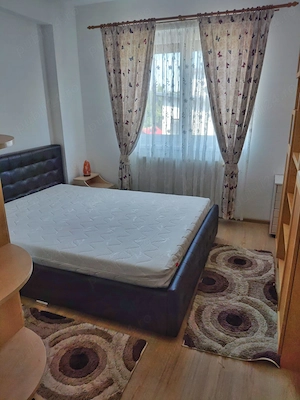 Proprietar inchiriez apartament cu 3 camere și 2 bai  zona Coresi  - imagine 8
