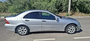 Vand mercedez c classe w203 din anul 2005  - imagine 4