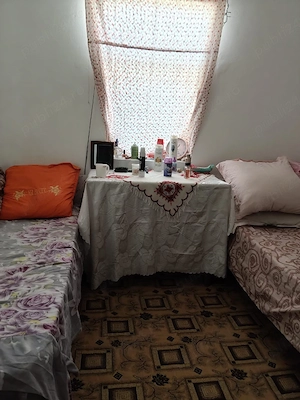 Casa de vanzare , 4 camere ,2 holuri ( mobilata ) - imagine 4