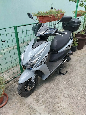 scuter fara permis limitat la 25km h - imagine 1