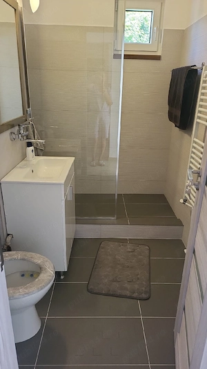 Inchiriez apartament in regim hotelier - imagine 3