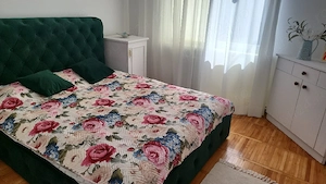Inchiriez apartament in regim hotelier