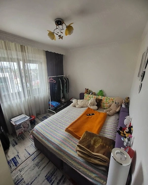 Proprietar vând apartament 3 camere Str.Mioriței 